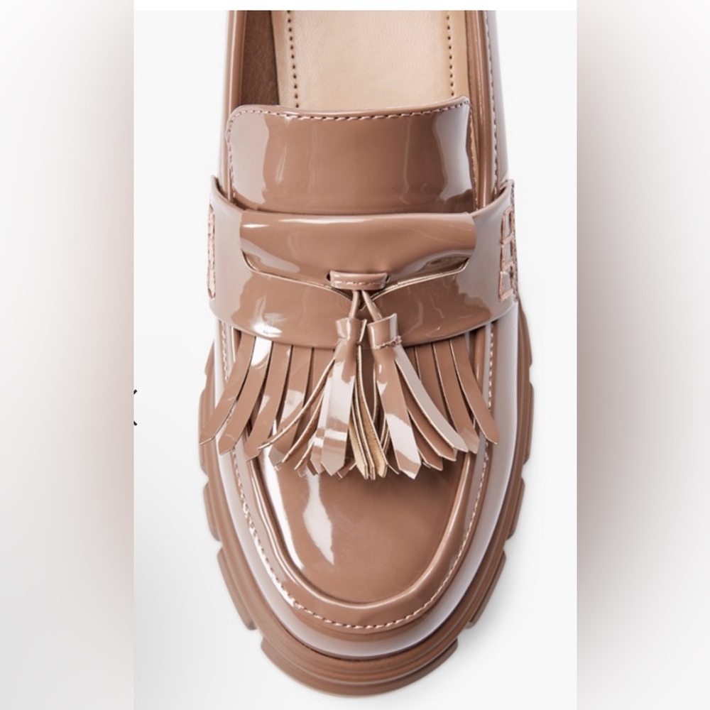 JustFab Sofía Heeled Loafer Size 7